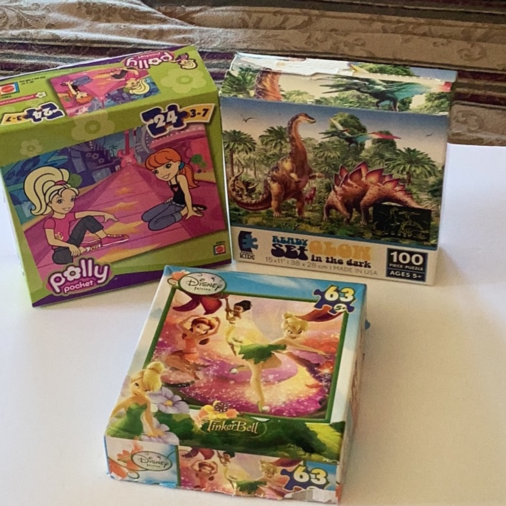 3 Puzzle’s TinkerBell, Polly pocket, Dinosaurs